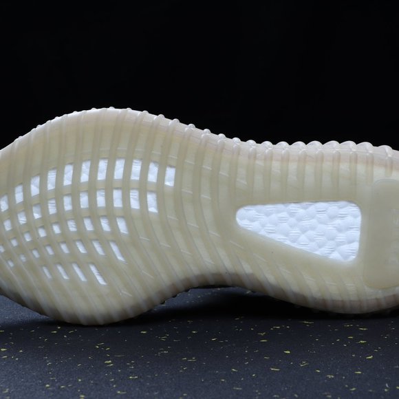 Athletic_Shoes